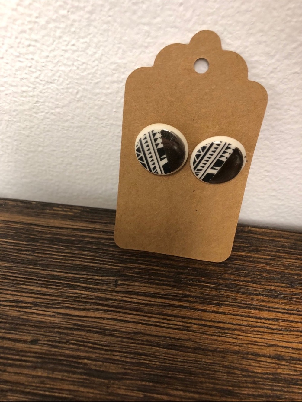 Geometric patterned earrings - Picture 3 of 5